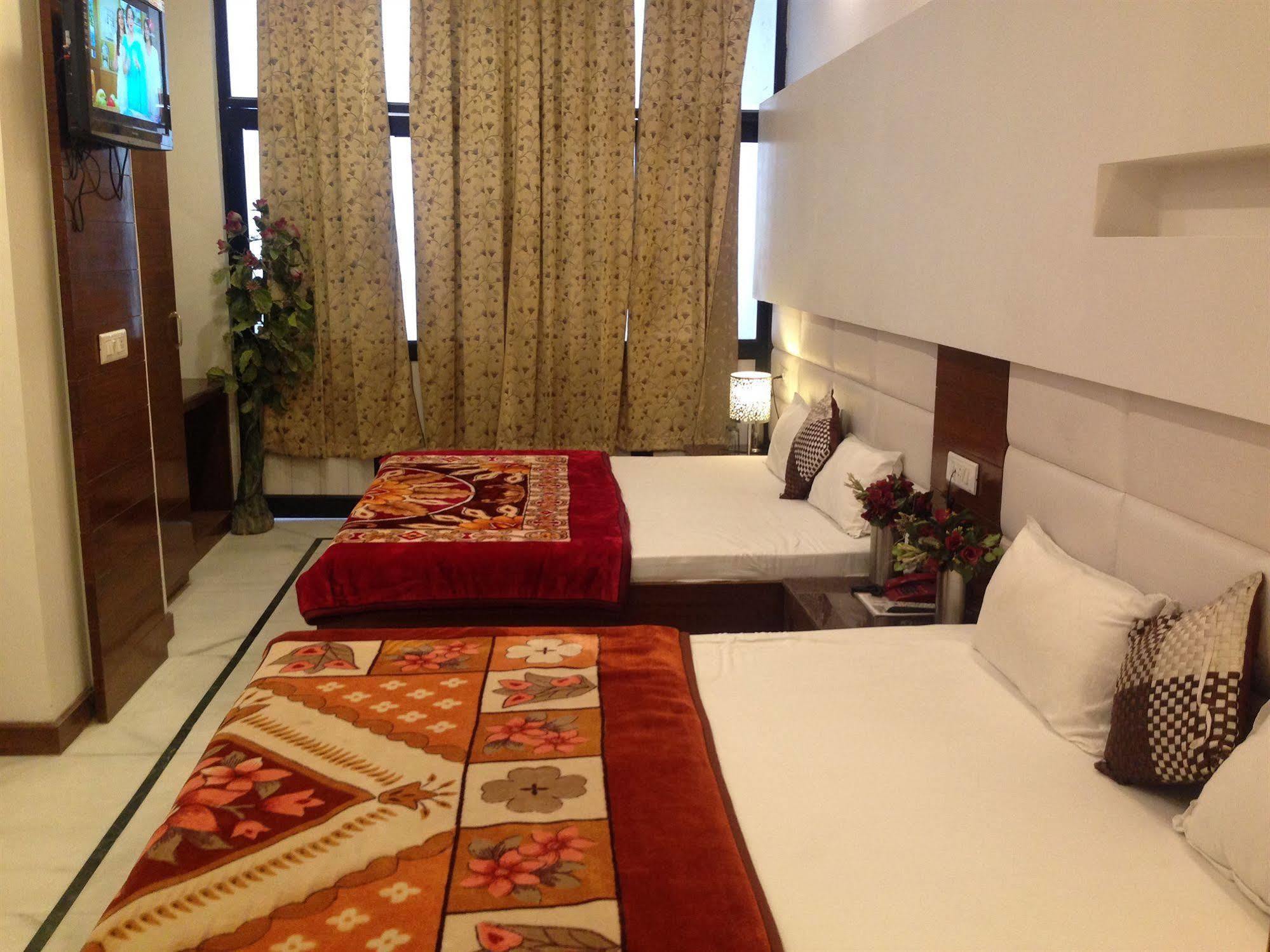Hotel Namaskar Amritsar Esterno foto