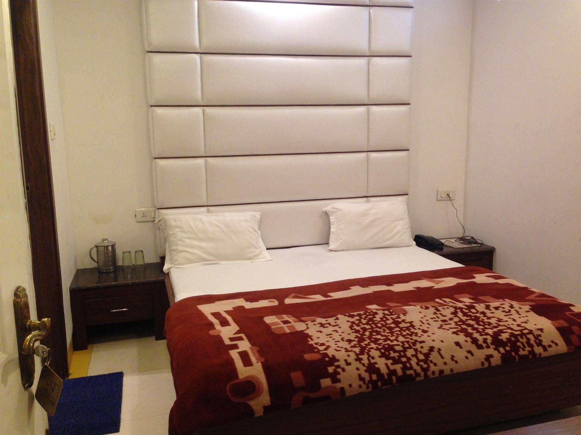 Hotel Namaskar Amritsar Esterno foto