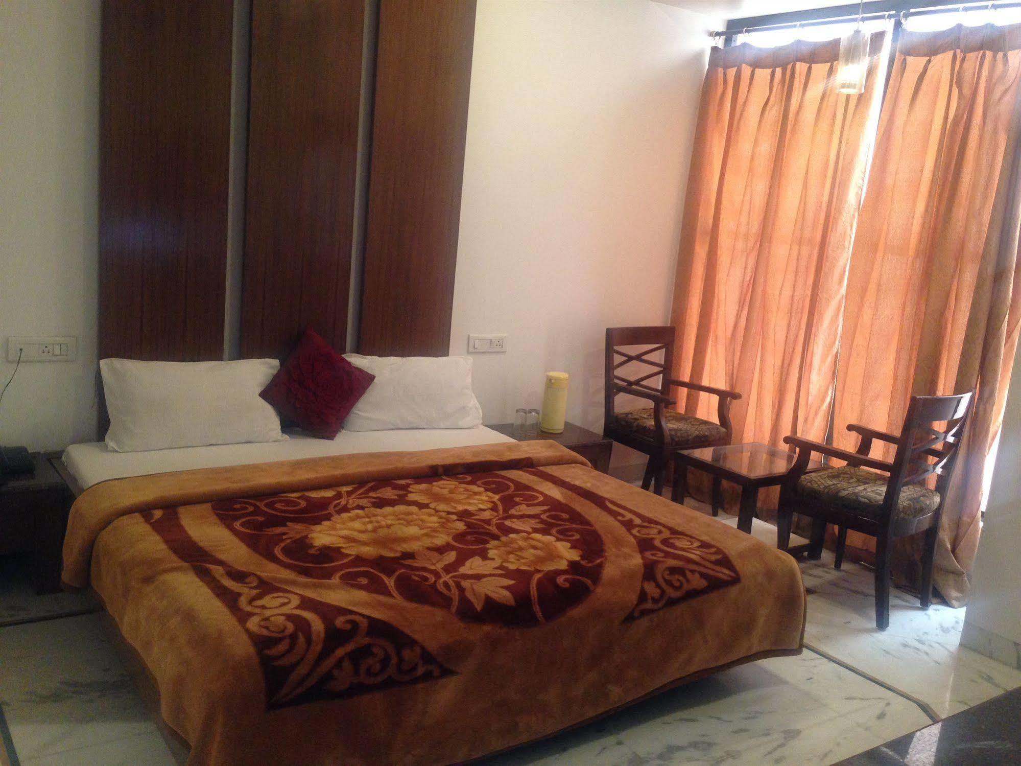 Hotel Namaskar Amritsar Esterno foto