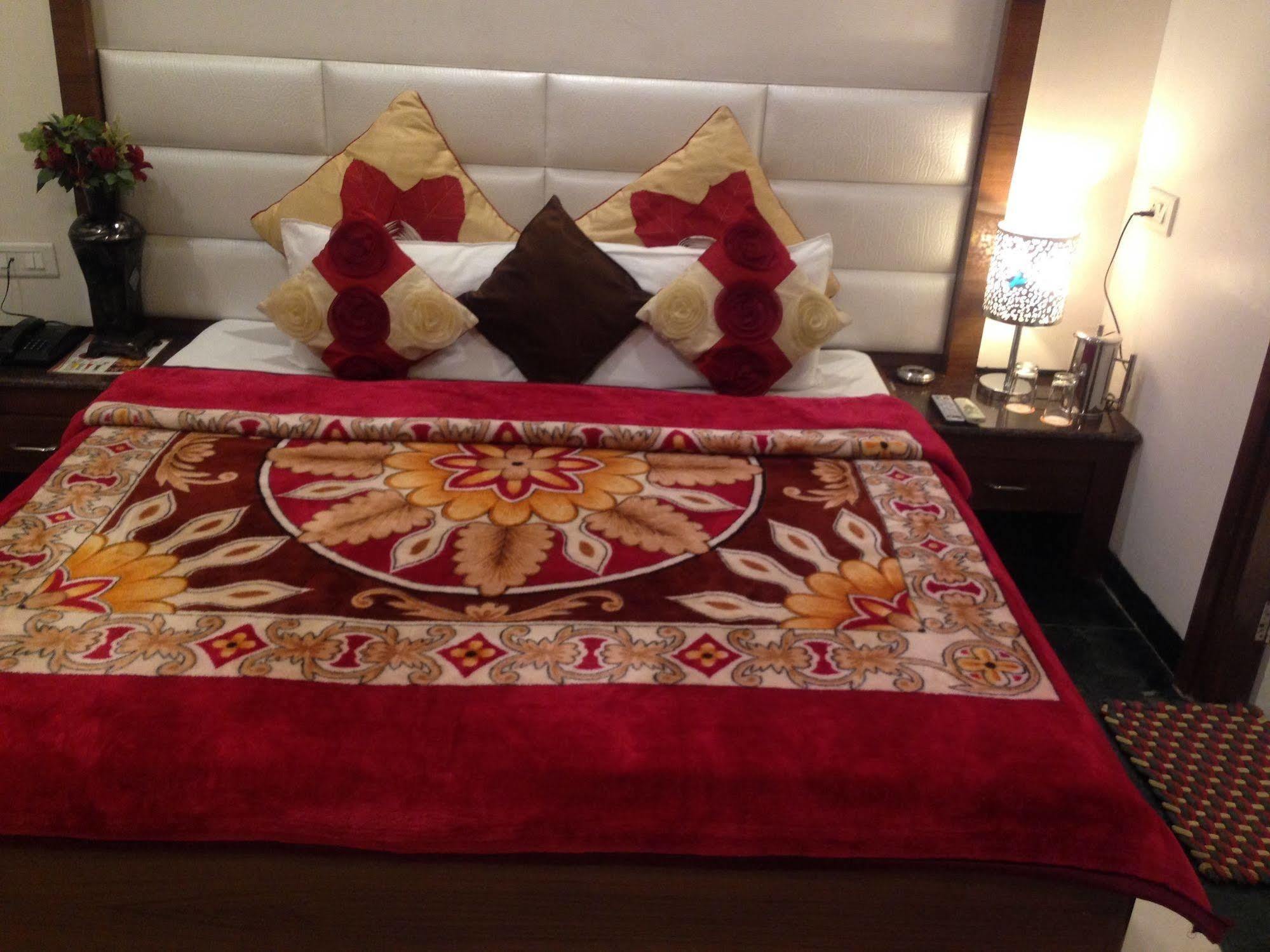 Hotel Namaskar Amritsar Esterno foto
