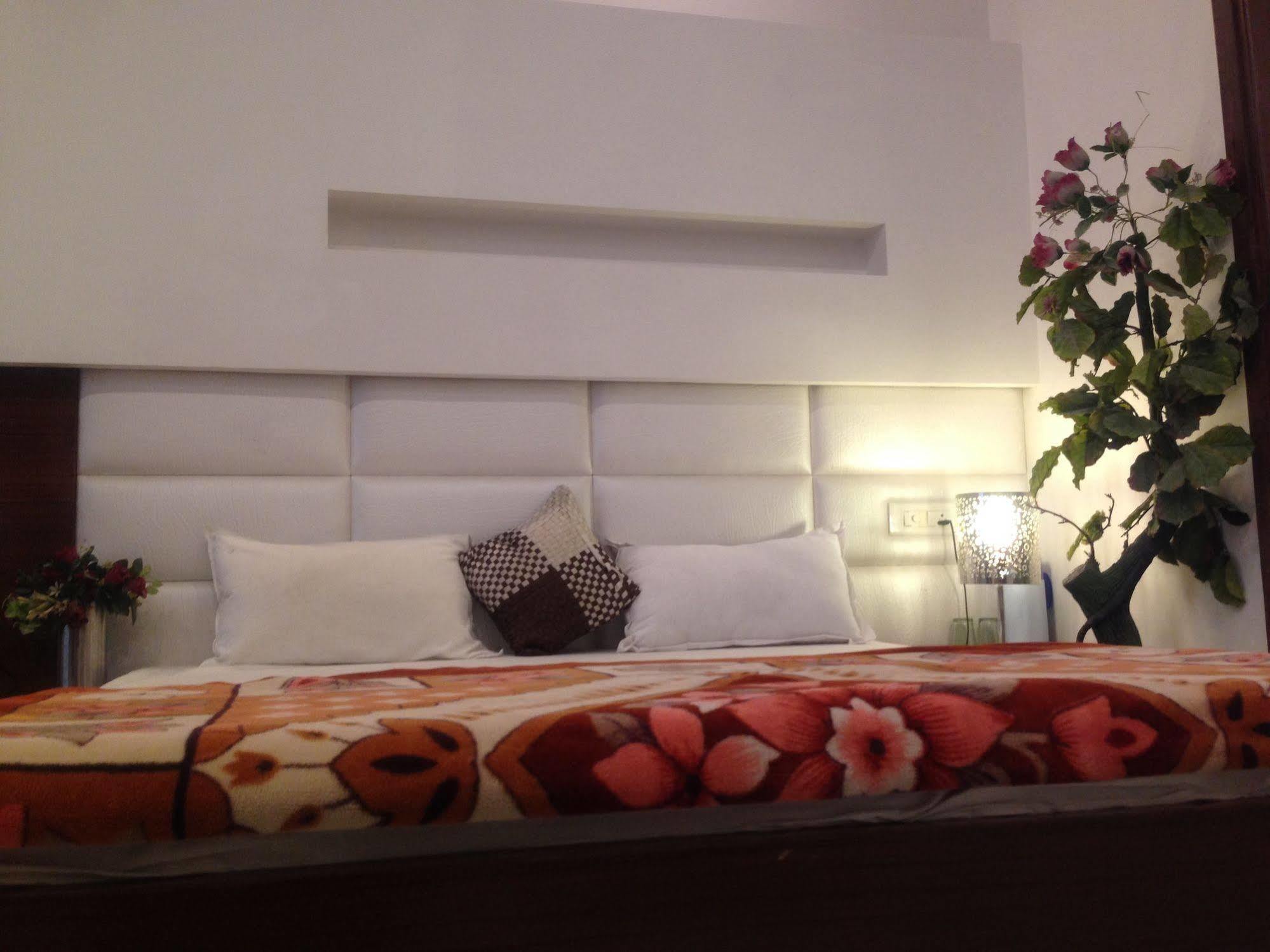 Hotel Namaskar Amritsar Esterno foto