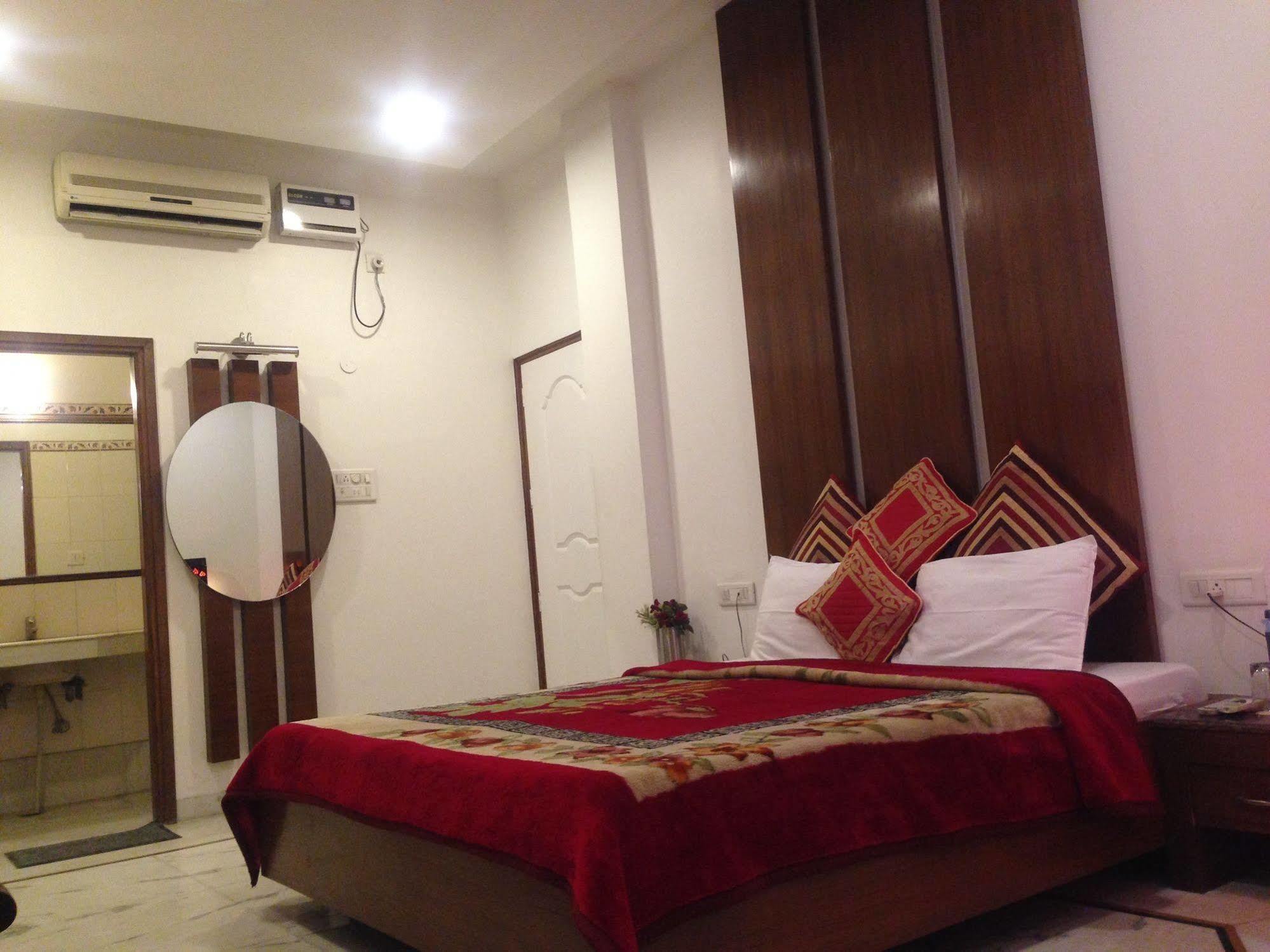 Hotel Namaskar Amritsar Esterno foto