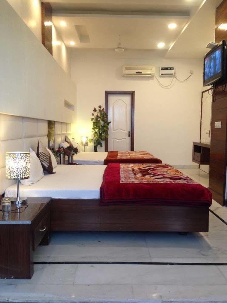 Hotel Namaskar Amritsar Esterno foto