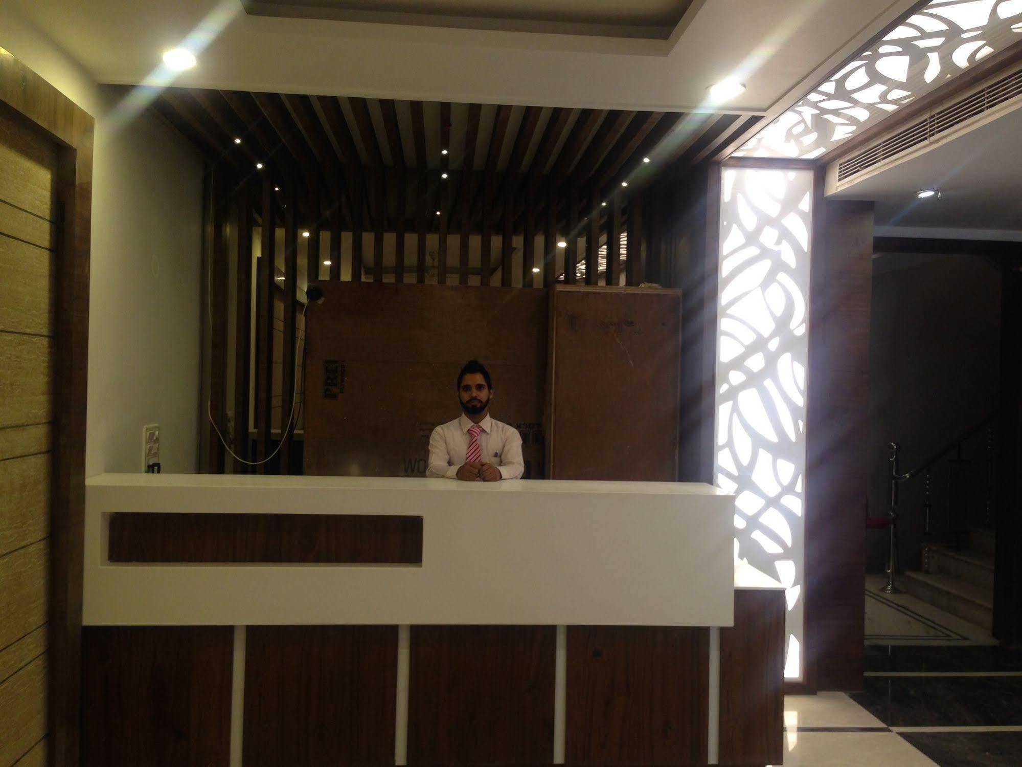 Hotel Namaskar Amritsar Esterno foto